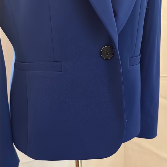 Nine West Women's lined fitted Blue Blazer. Size 10 - Picture 7 of 14